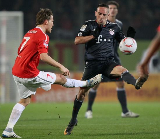 仅推动了足 仅推动了足